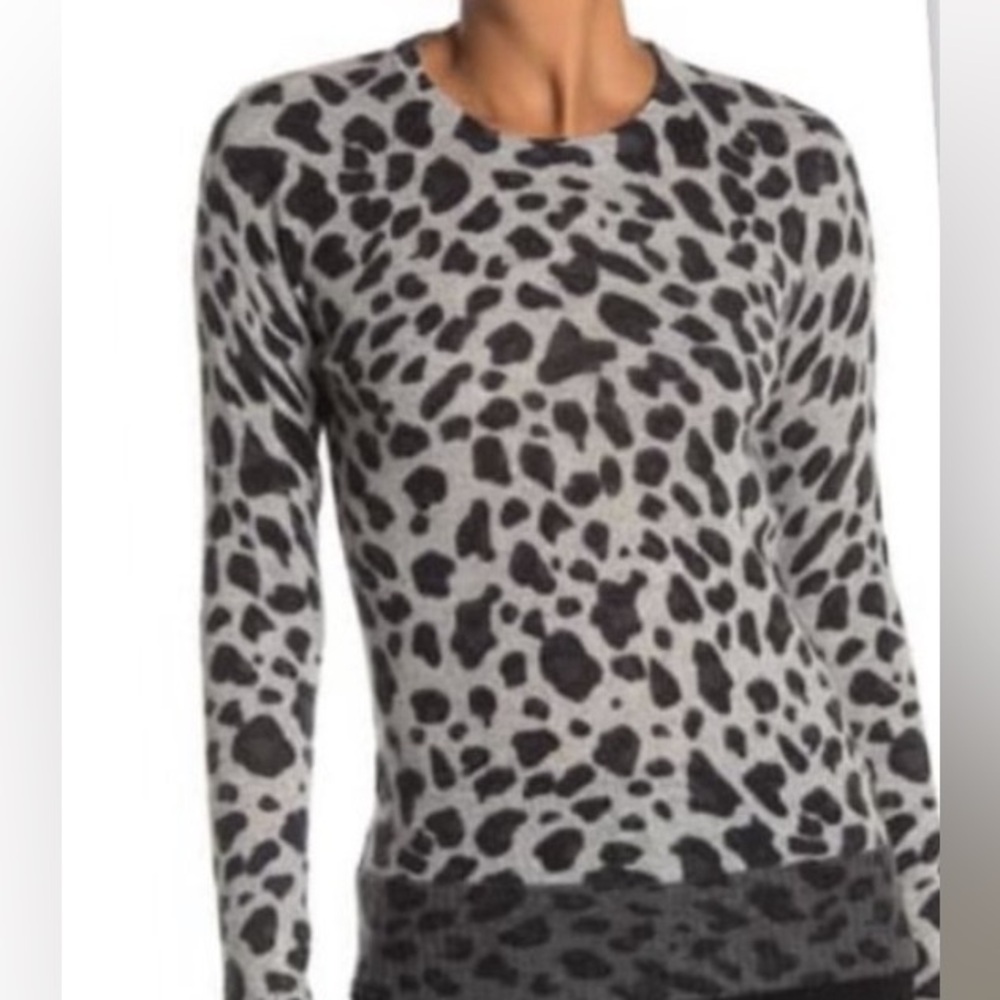 Magaschoni 100% Cashmere Leopard Sweater size Small‎